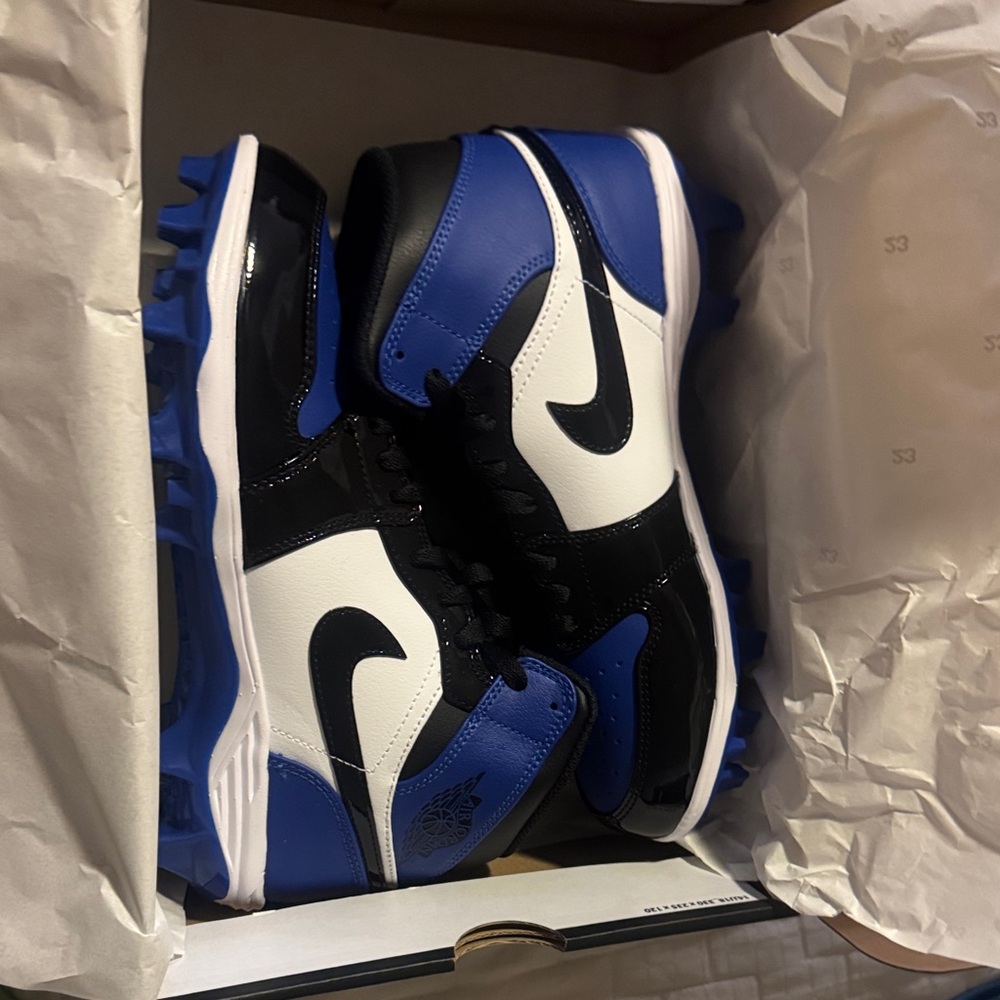 Nike High-Top Cleats in Blue Black White